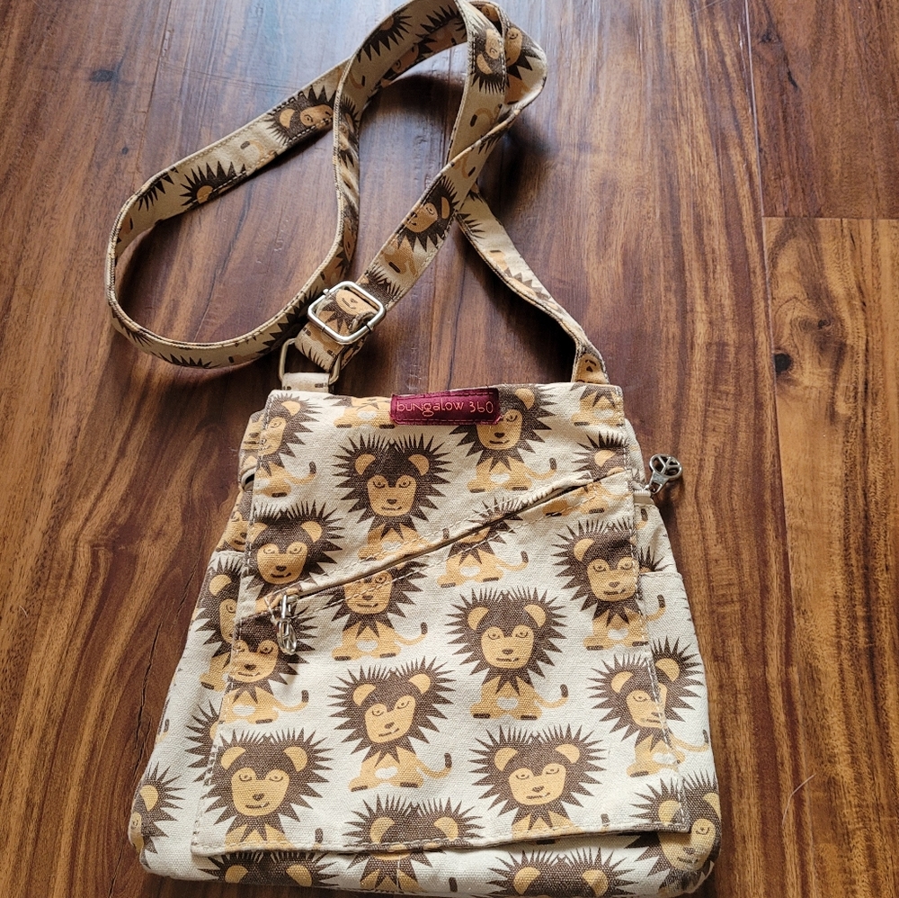 Bungalow 360 Small Lion Messenger Crossbody Bag